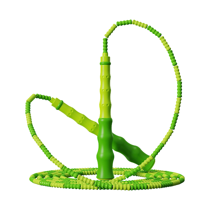 Žiaci základných škôl TS-18 sa začínajú učiť skákanie na bambusovom lane